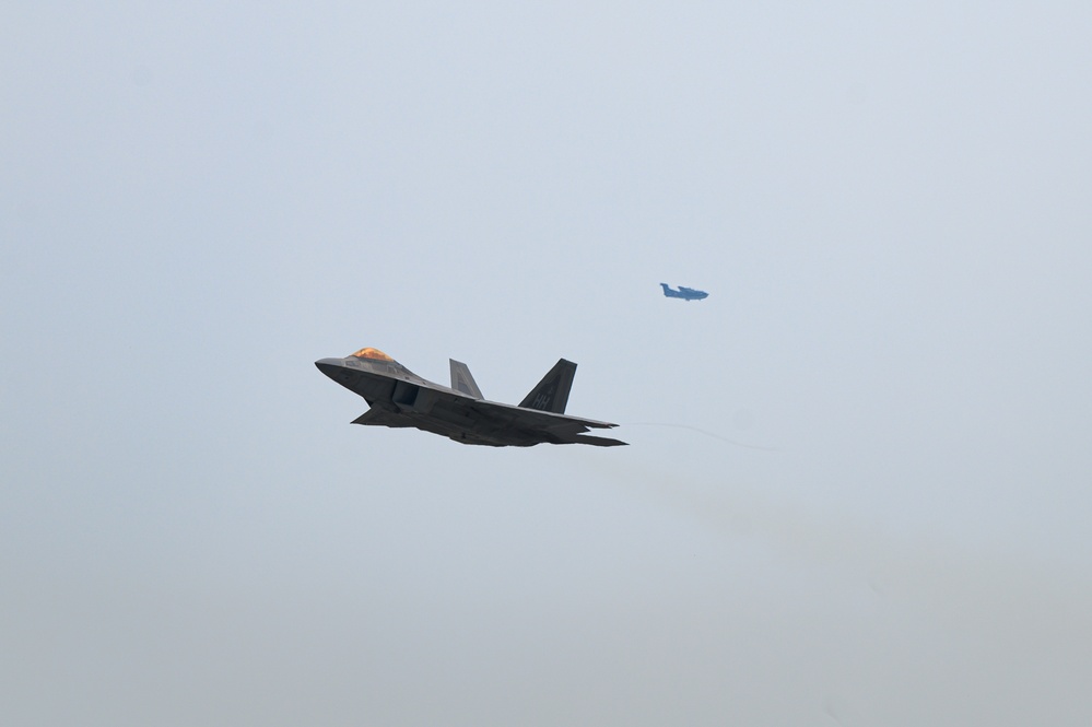 Hawaiian Raptors take off during ACE training at MCAS Iwakuni