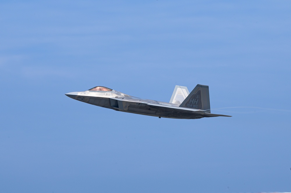 Hawaiian Raptors take off during ACE training at MCAS Iwakuni