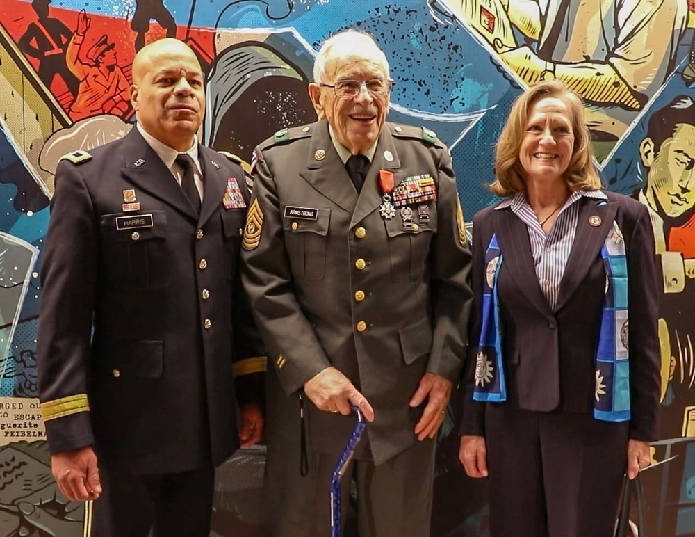 Governor hosts 42nd Annual Holocaust Commemoration in Cincinnati
