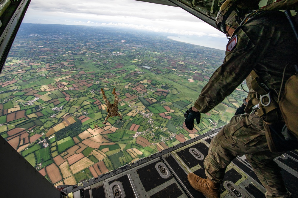 SOCEUR, SOCAF, and 1-10 SFG jump into D-Day 2022