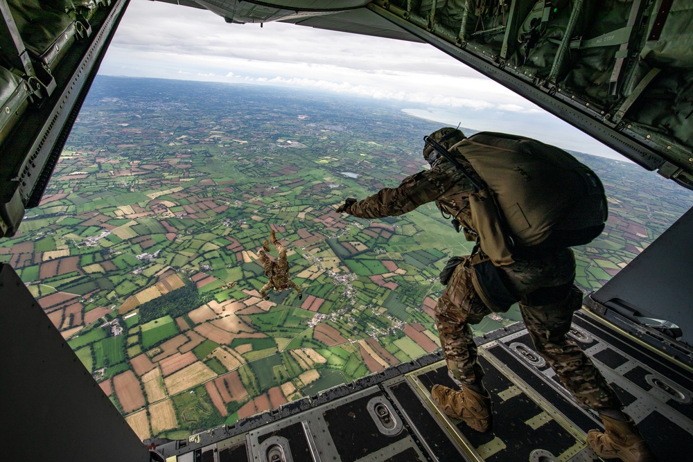 SOCEUR, SOCAF, and 1-10 SFG jump into D-Day 2022