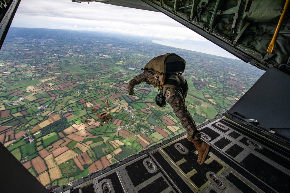 SOCEUR, SOCAF, and 1-10 SFG jump into D-Day 2022