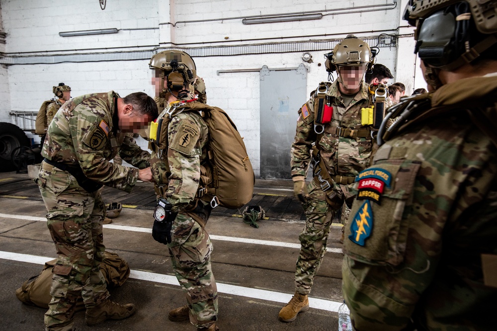 SOCEUR, SOCAF, and 1-10 SFG jump into D-Day 2022