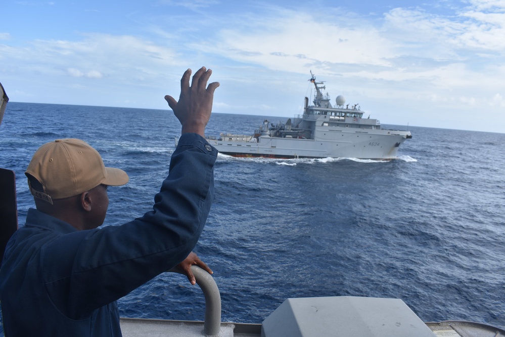 USS Billings Participates in Simulated RAS with French Ship Dumont d’Urville