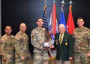 1-212th Aviation Regiment receives flight safety award