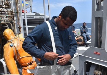 U.S. and French Navies Work Together at Exercise Caraibes 2022