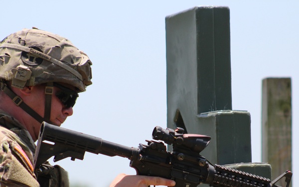 Red Knights Conduct Rifle Qualification at Fort Campbell