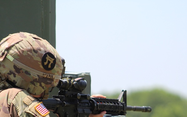 Red Knights Conduct Rifle Qualification at Fort Campbell