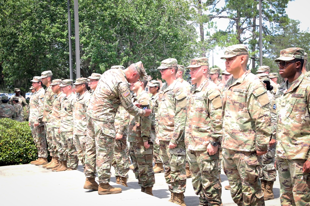 Spartan Brigade welcomes new Soldiers during division patching ceremony