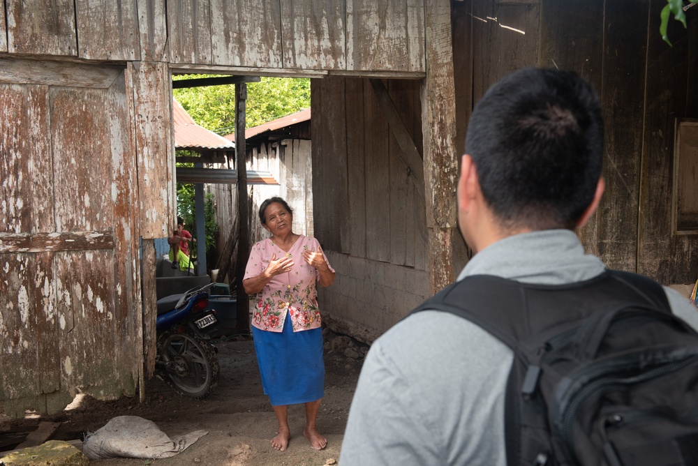 Civil Affairs service members survey El Caoba locals after MEDTEP 1