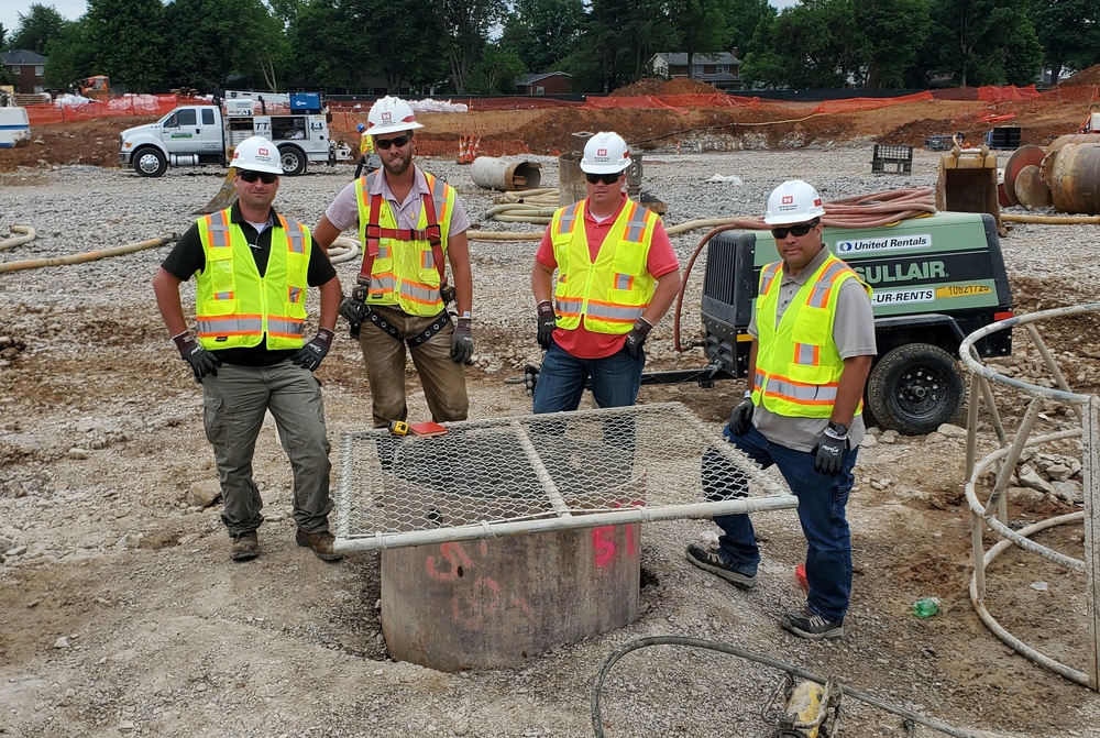 Soldiers shadow USACE engineers at LOUVAMC site