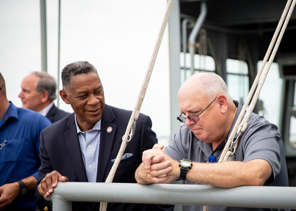 Secretary of Veterans and Defense Affairs Tour