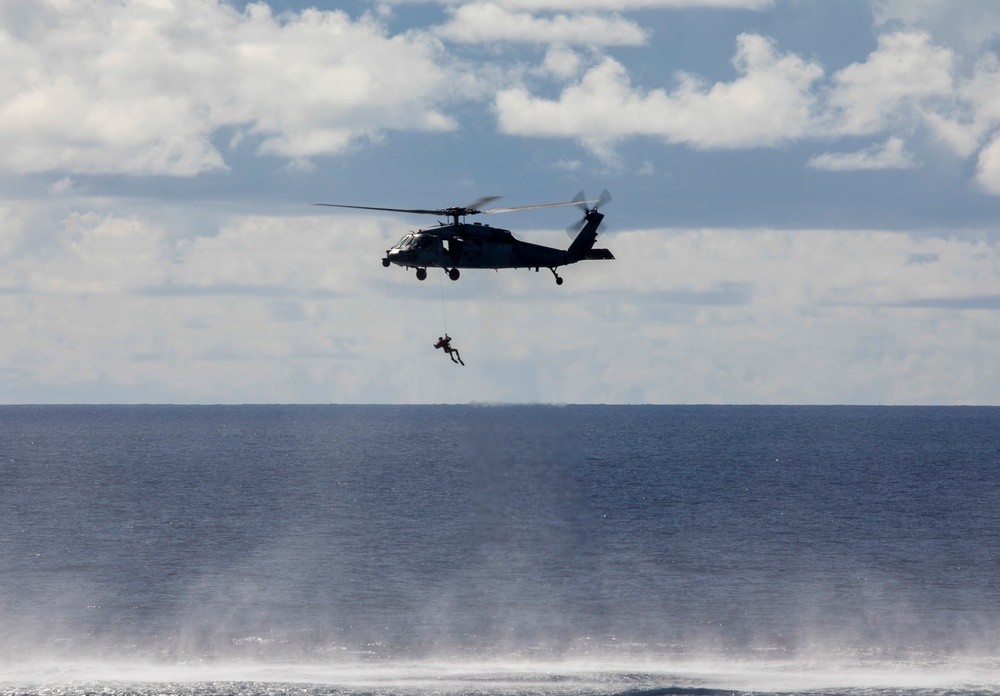 Sailors Aboard USS Dewey Conduct Search and Rescue Training With USS Mobile Bay