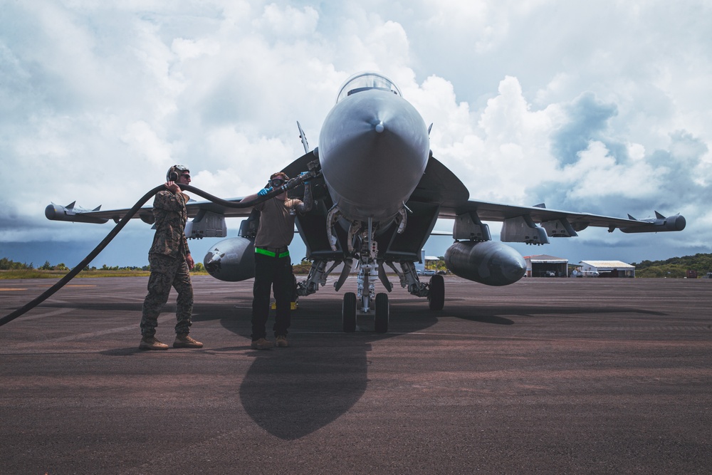 Valiant Shield 22 | EA-18G Growler Refuel