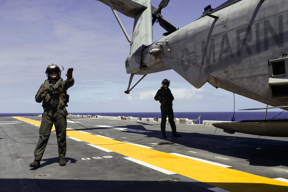 MAGTF-7: HMH-462 deck landing qualifications