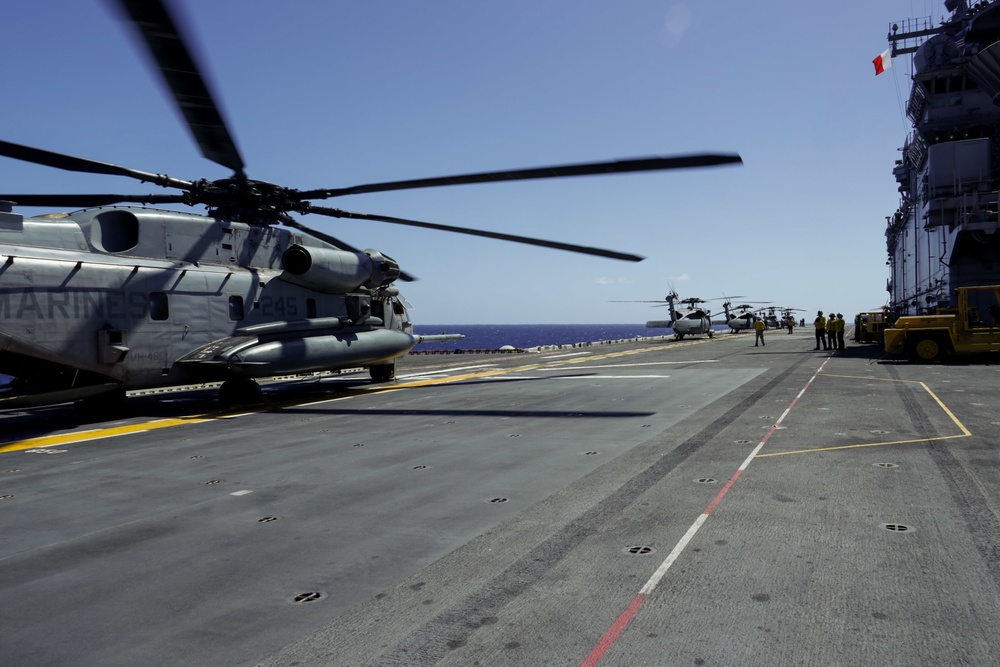 MAGTF-7: HMH-462 deck landing qualifications