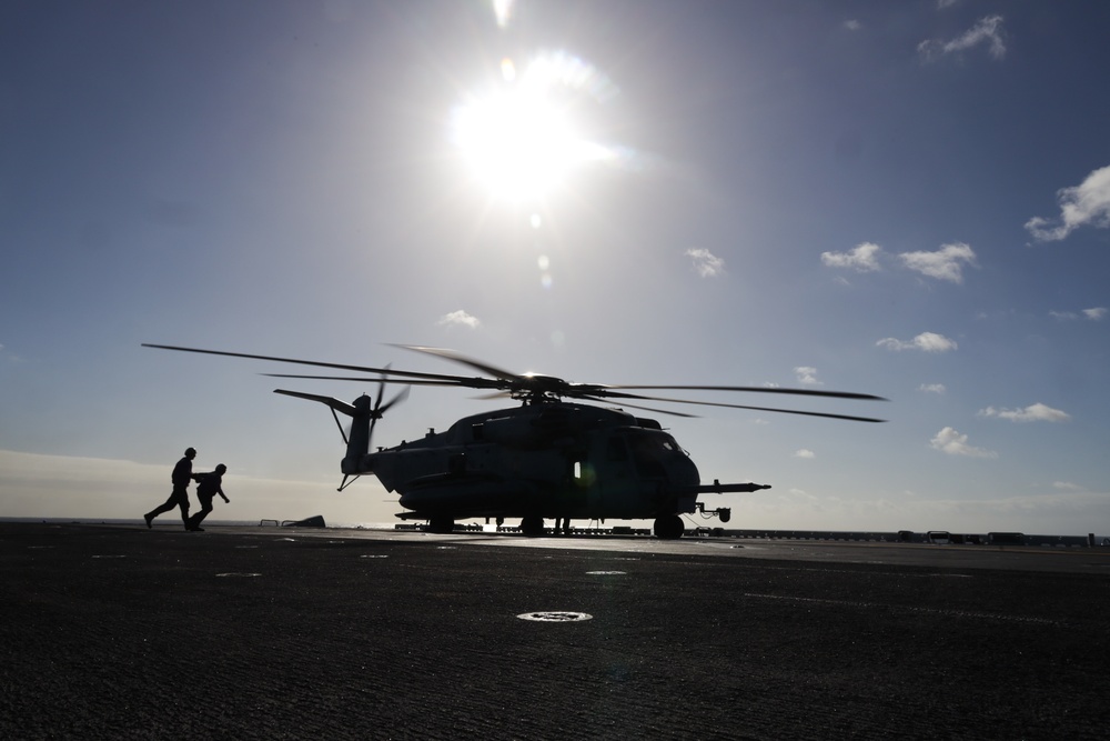 MAGTF-7: HMH-462 deck landing qualifications