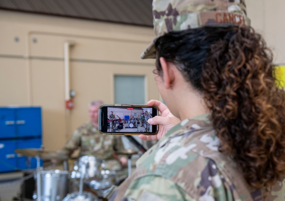 Col. Roddan receives command of the 374th Airlift Wing