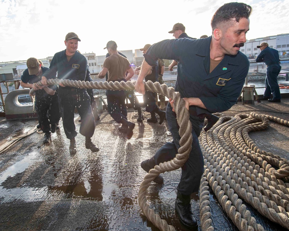 Sailor Heaves In A Line