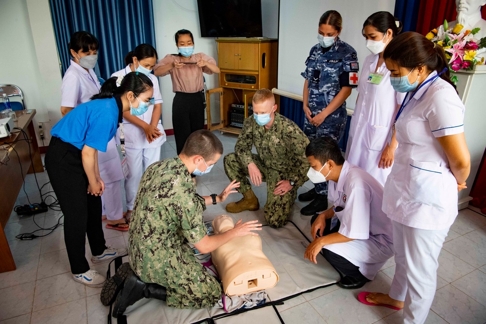 Pacific Partnership 2022 Facilitates Basic Life Support Training in Phu Yen