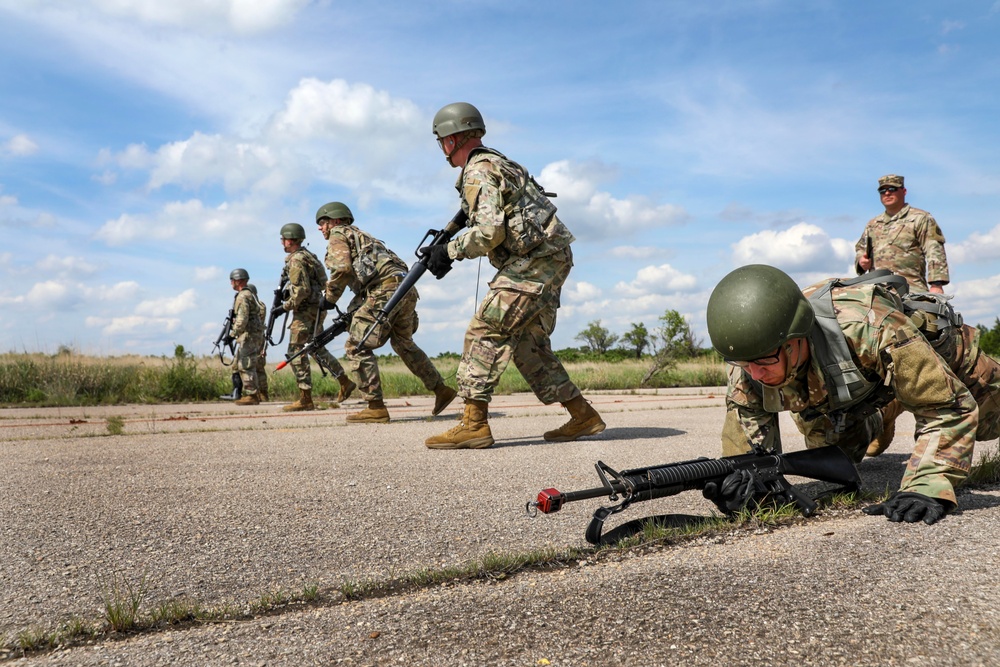 Kansas and Oklahoma National Guard OCS train together