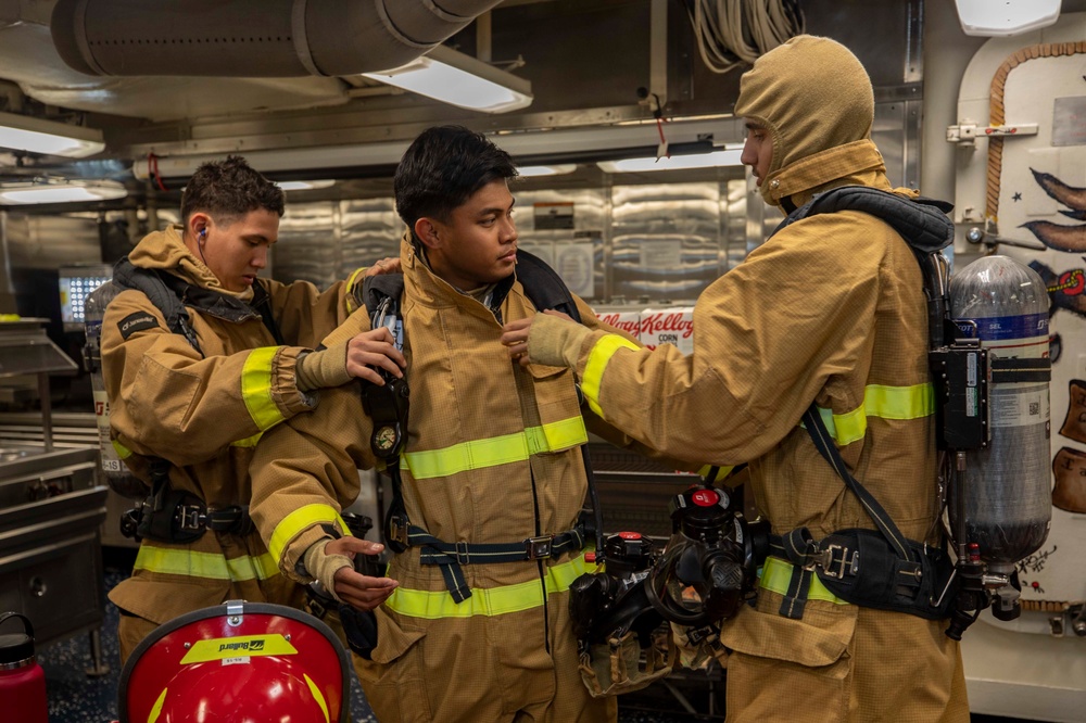 USS Arleigh Burke (DDG 51) Sailors Respond to a General Quarters Drill