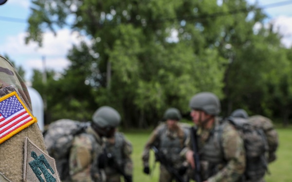Kansas and Oklahoma National Guard OCS train together