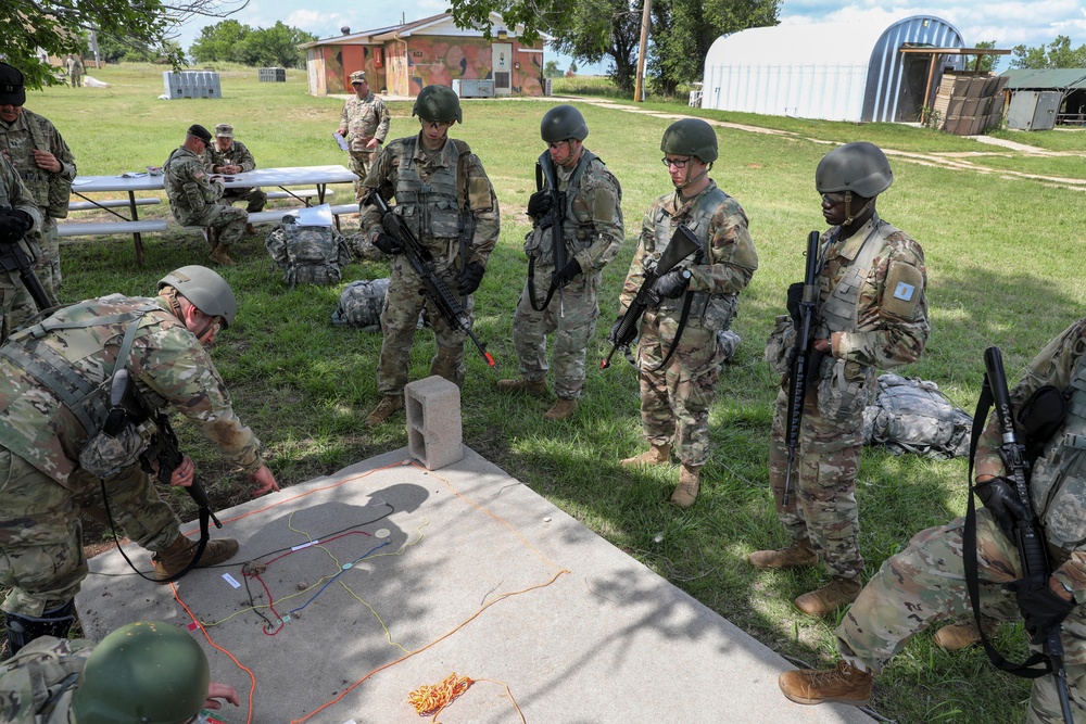 Kansas and Oklahoma National Guard OCS train together