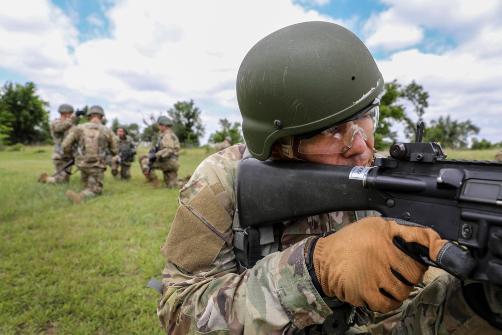 Kansas and Oklahoma National Guard OCS train together