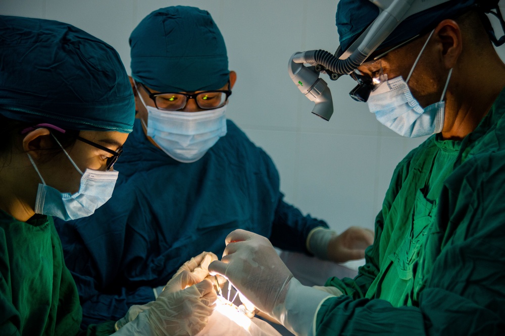 Pacific Partnership Doctors Perform Eye Surgery at the Phu Yen Ophthalmology Hospital