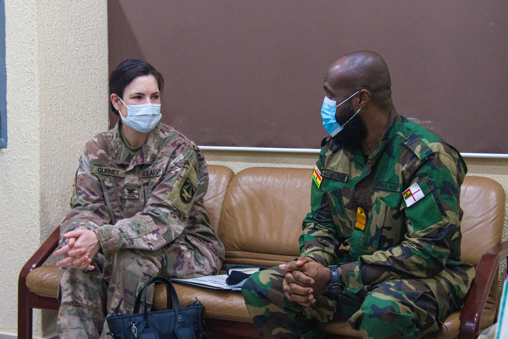 U.S. Service Member working alongside Ghanaian medical professionals during MEDREX Ghana 22