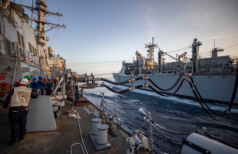 USS Arleigh Burke (DDG 51) Conducts Replenishment-at-Sea