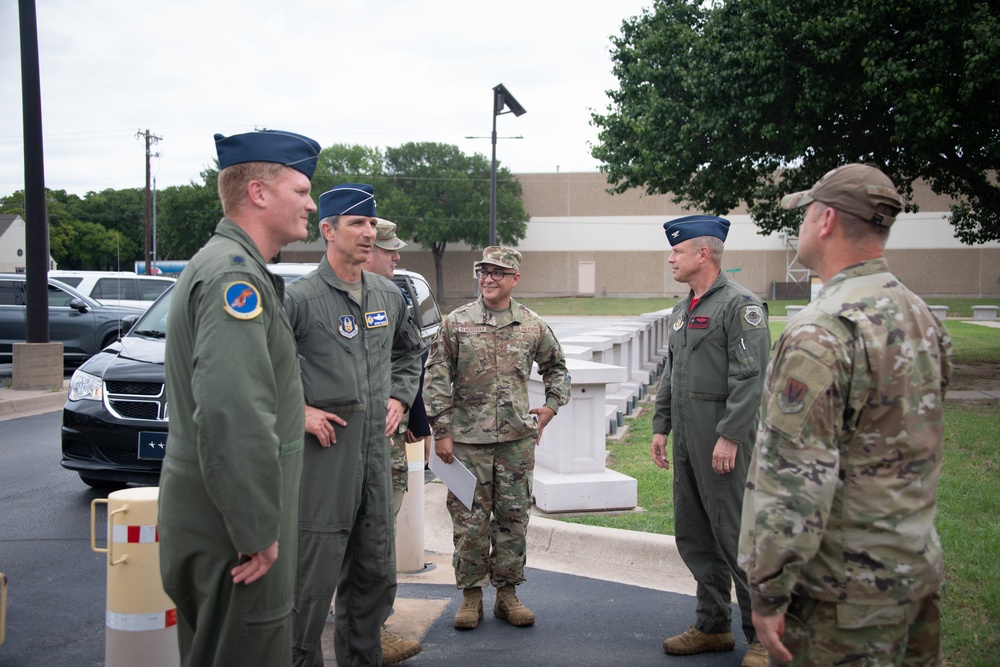 10 AF commander visits future 5th generation fighter wing