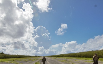 EODMU5 and 1MEF Conduct Beach Assault and Airfield Damage Repair in Tinian during Valiant Shield 2022