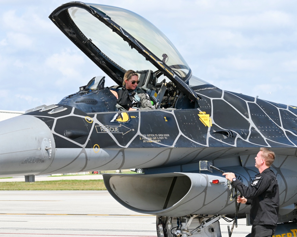 F-16 Viper Demo Team performs at the Miami Air and Sea Show