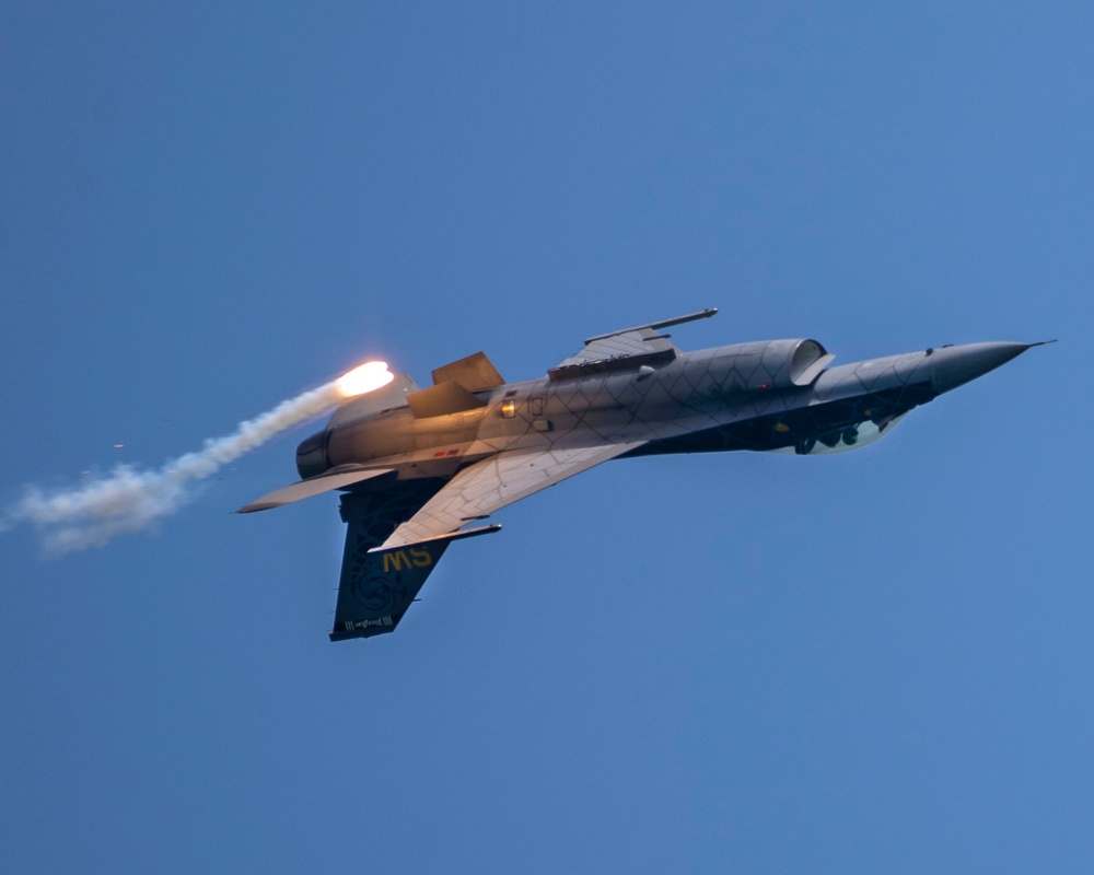 F-16 Viper Demo Team performs at the Miami Air and Sea Show