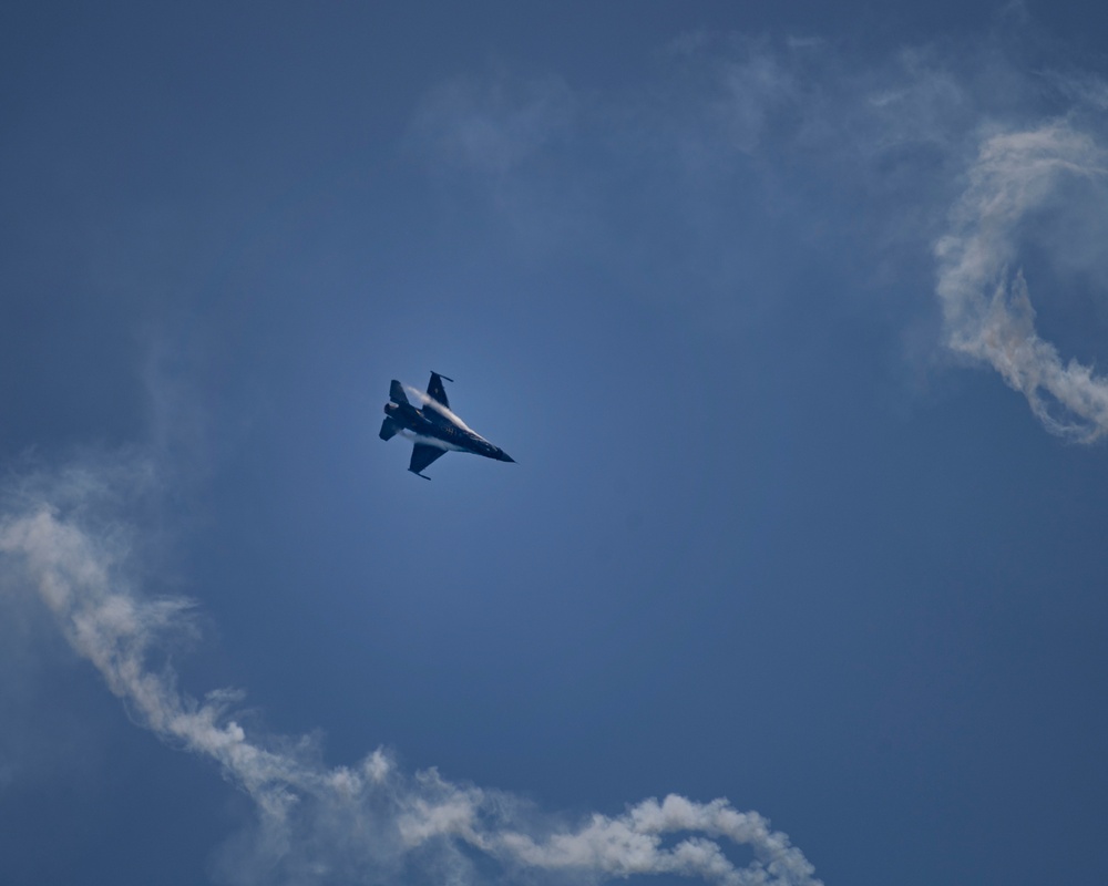 F-16 Viper Demo Team performs at the Miami Air and Sea Show