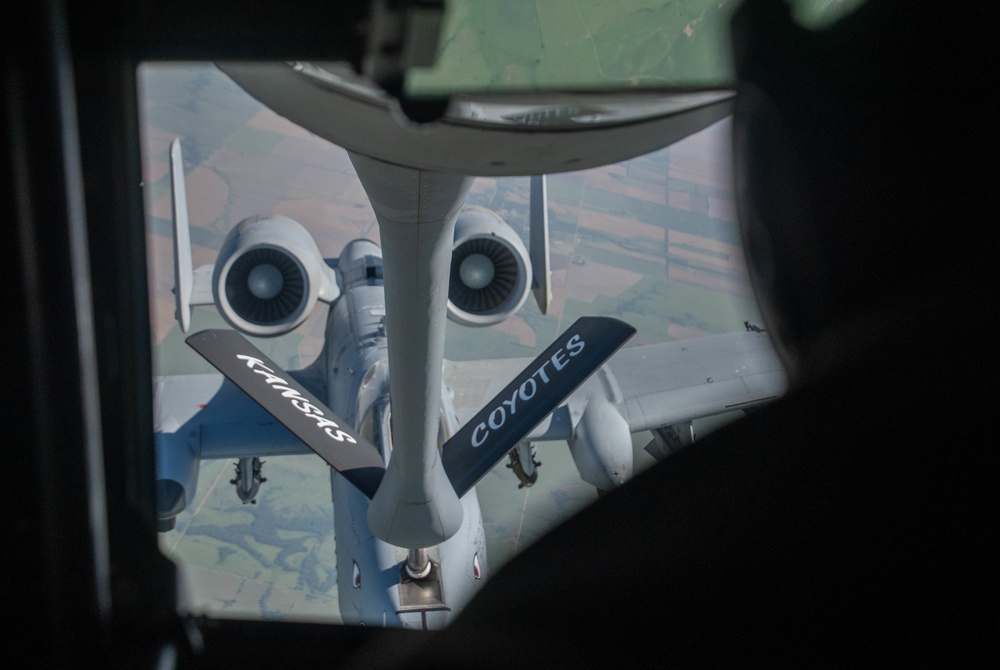 190th ARW KC-135 refuels an A-10