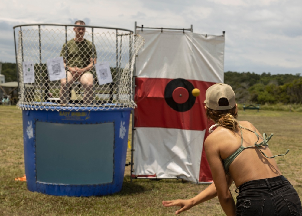 II MEF Information Group Families, U.S. Marines enjoy unit Beach Bash