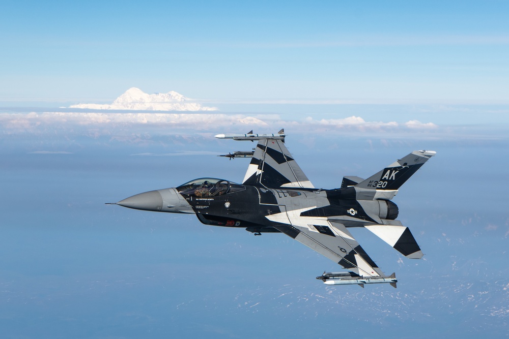 18th AGRS fuels up with 92nd ARW during RED FLAG-Alaska 22-2