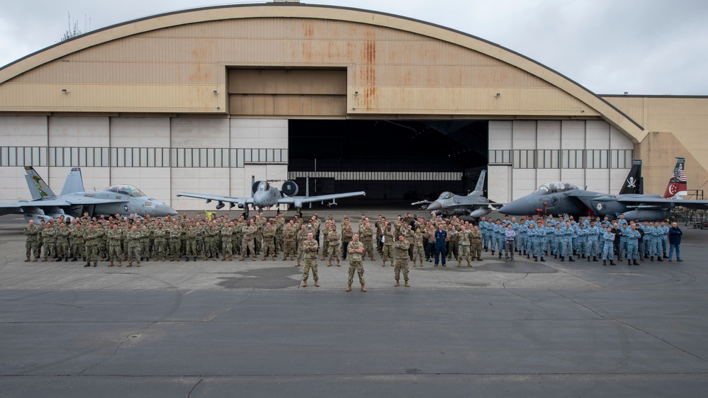 Red Flag maintenance units group photo