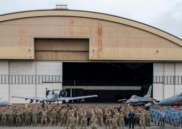 Red Flag maintenance units group photo
