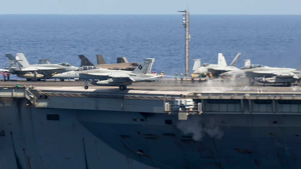 7th Fleet Supports Valiant Shield 2022