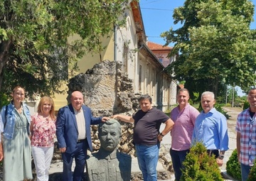 Garrison, service members visit Bulgarian museum for reflection, partnership