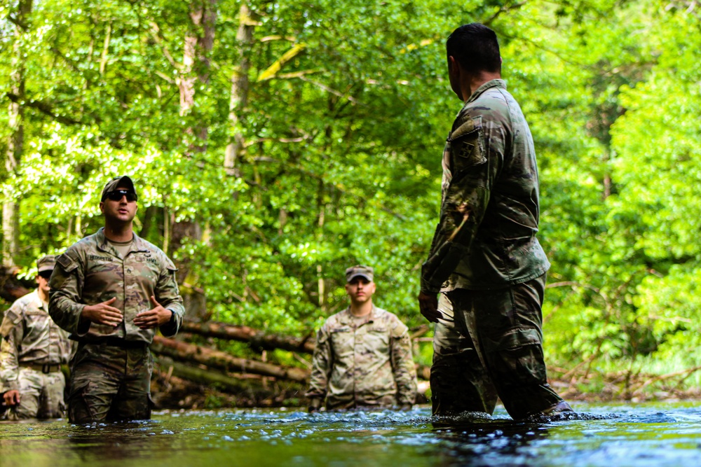 DVIDS - Images - Scouts Conduct Route Recon Training [Image 6 Of 6]