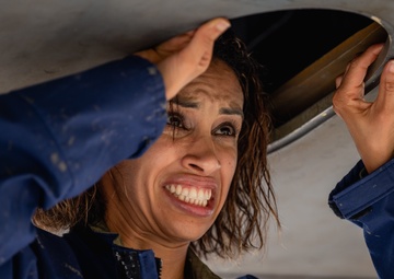 6th Medical Group airmen step into the maintenance world