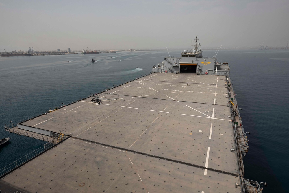 USS Hershel &quot;Woody&quot; Williams (ESB 4) enters the Port of Djibouti.