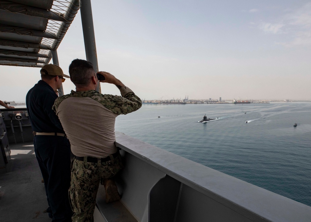 USS Hershel &quot;Woody&quot; Williams (ESB 4) enters the Port of Djibouti.