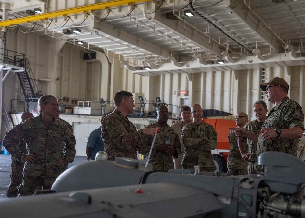 USS Hershel &quot;Woody&quot; Williams (ESB 4) hosts Commander, Combined Joint Task Force-Horn of Africa.