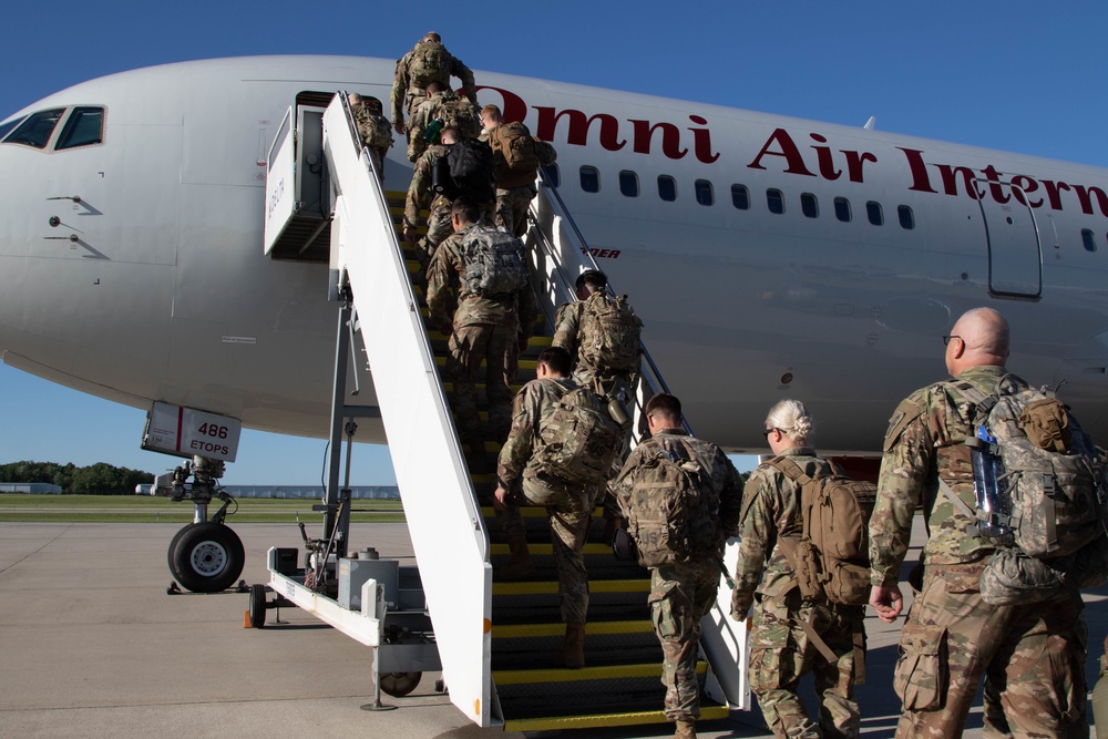 U.S. Service Members Board a Plane to Tunisia for African Lion 2022